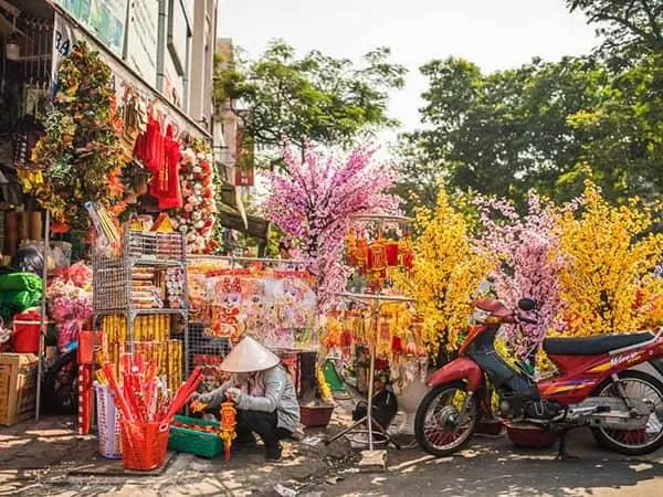 цветы на рынке во Вьетнаме